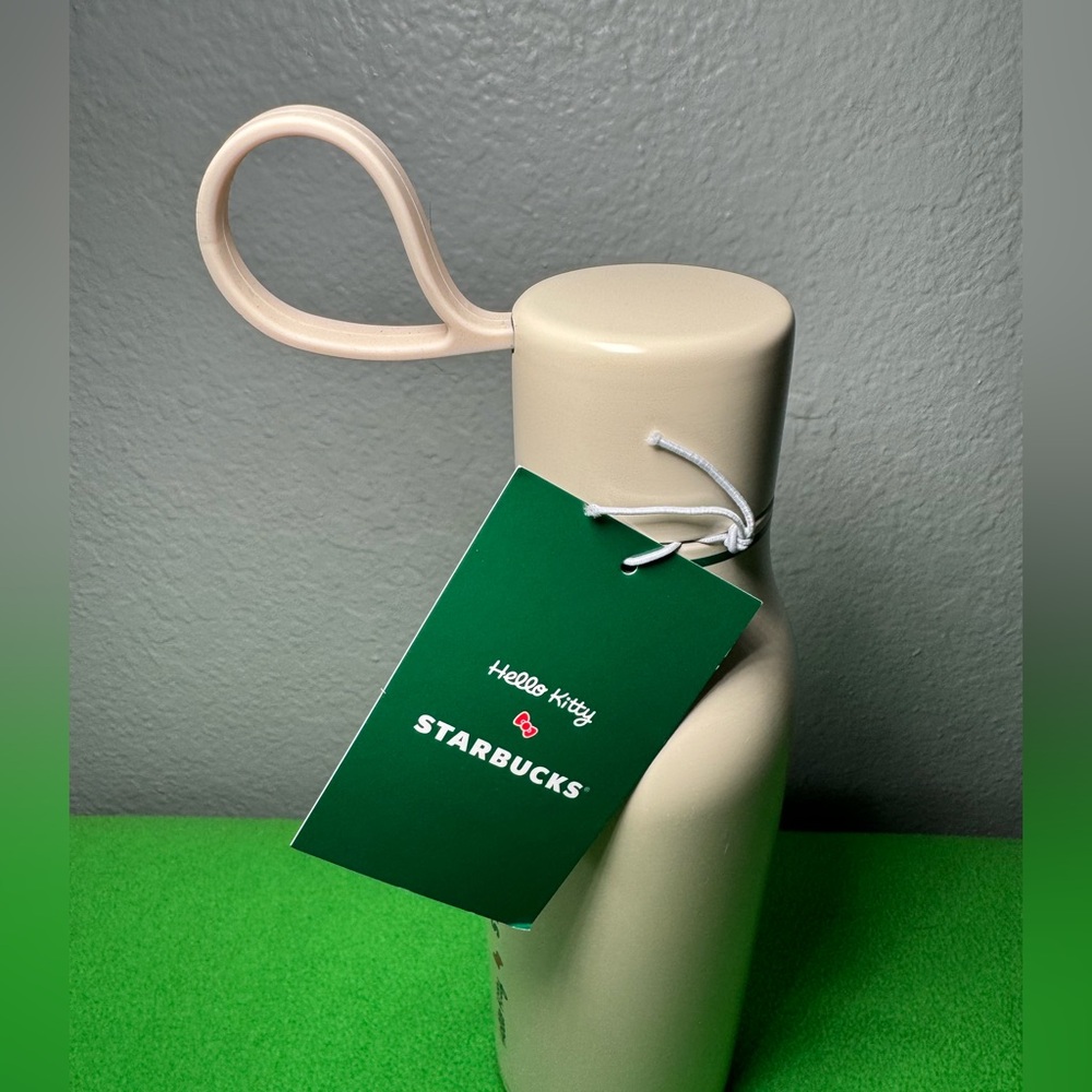 Starbucks x Hello Kitty Water Bottle - Picture 3 of 4